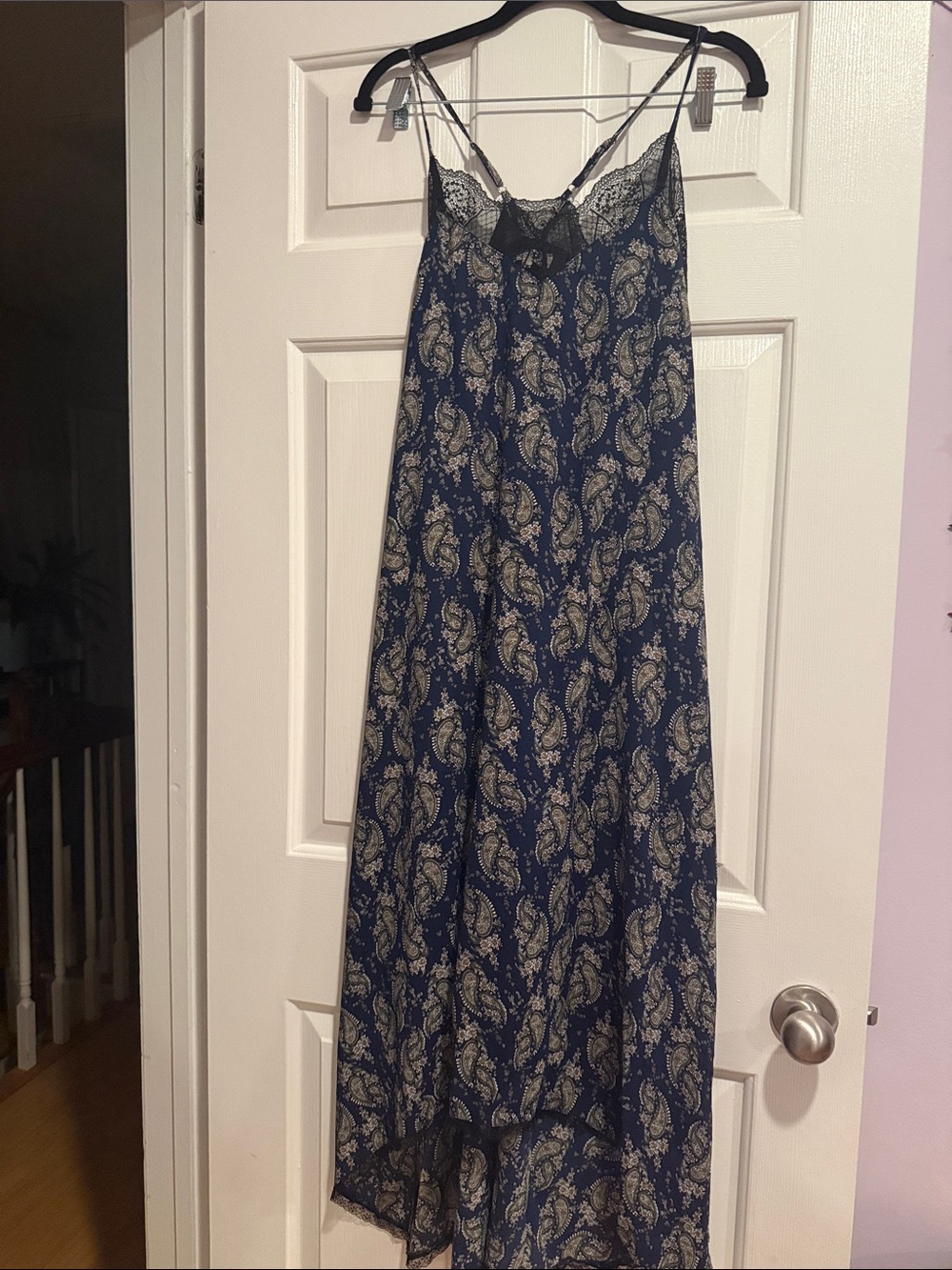 LA MIEL Navy and Cream Paisley Lace-Trim Slip
